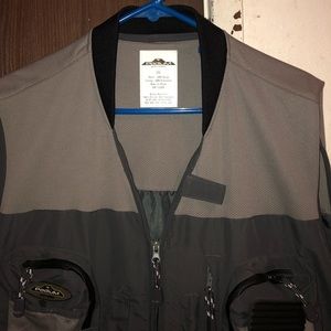 Podium Clear Lake 14-Pocket Fishing Vest Gray